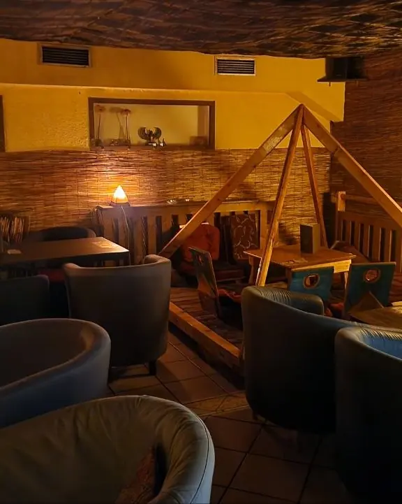 Pyramida v sále